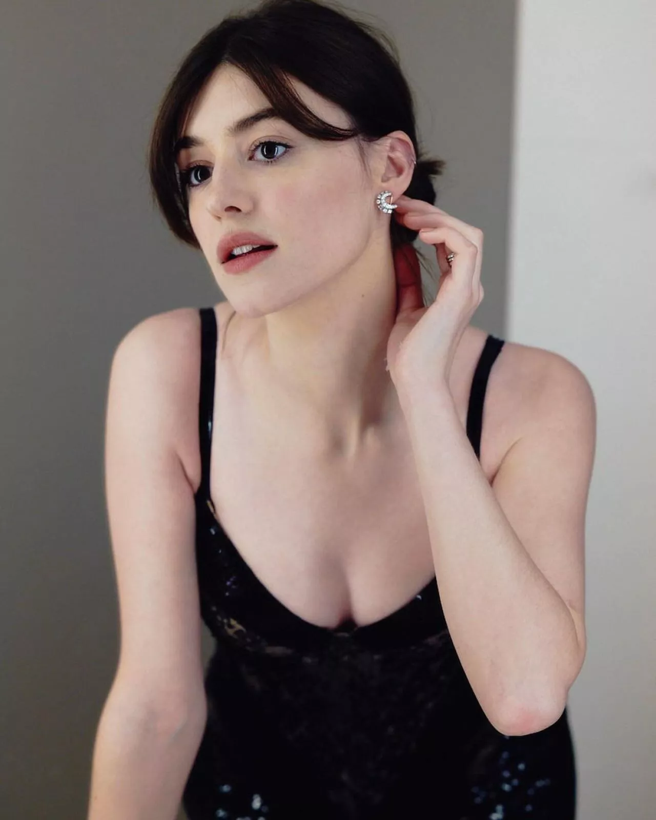 Daisy Edgar Jones posted by Optimal-Cranberry251