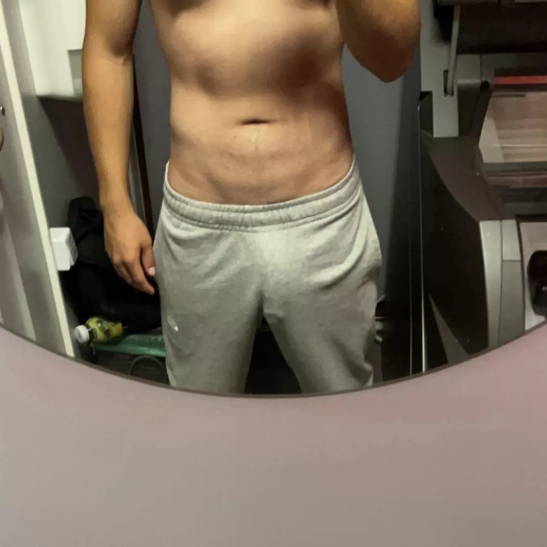 do you like my pants? posted by Royal_Reputation4619