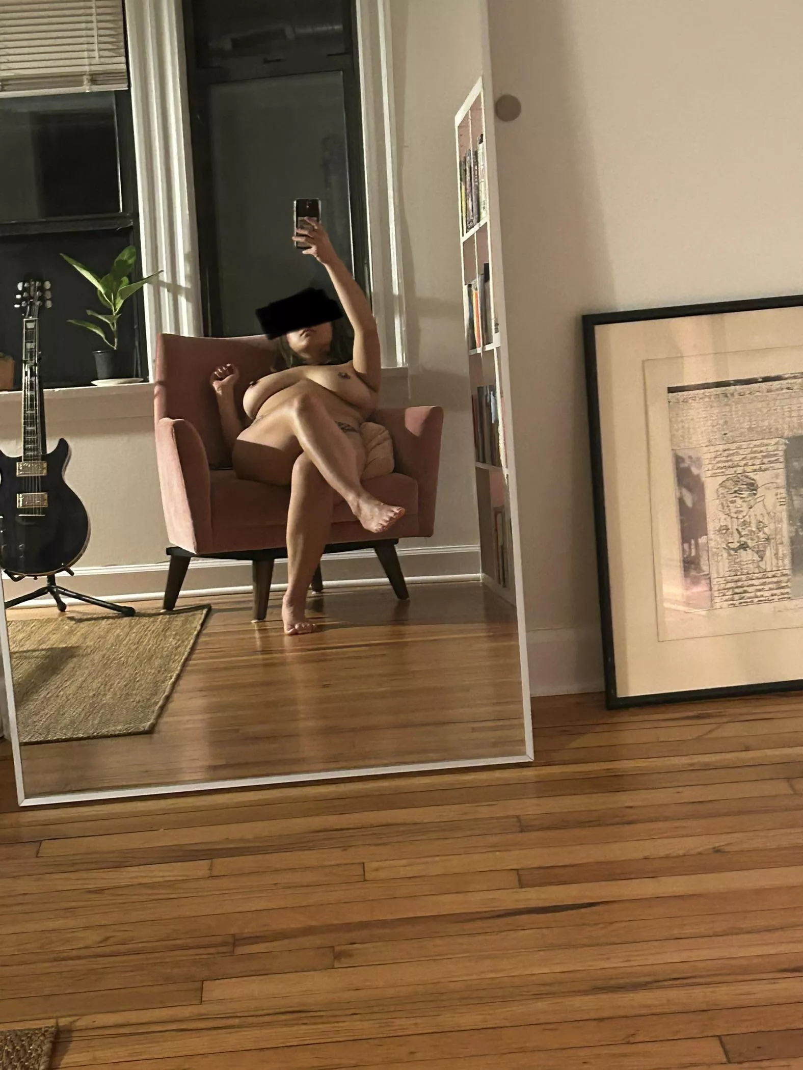 Do you like to be on your knees? 😻 posted by PRIVATEERADIO