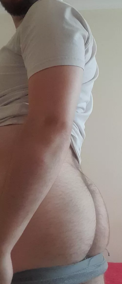 Doing squats pays off by BunnyLoco1992