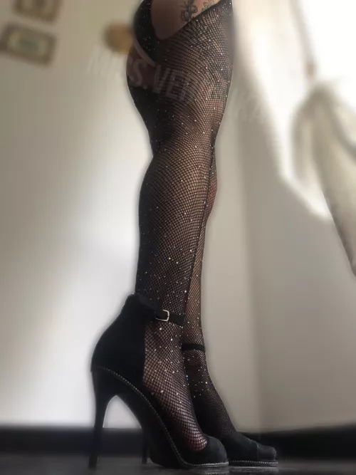 [F] Will you be your Queen's personal shoe slave? I need them clean👑🖤 by Miss_Veronika