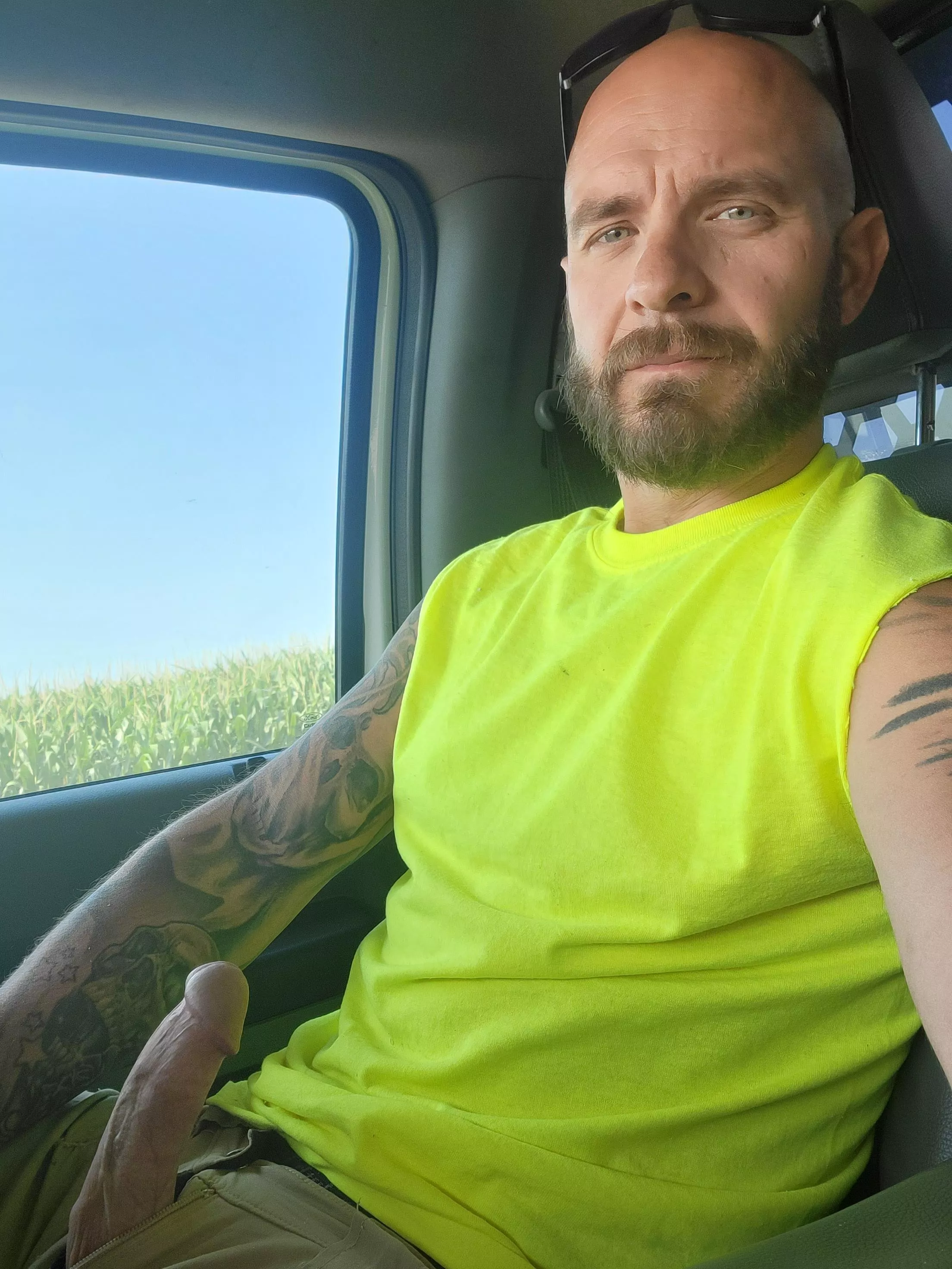 Help me bust out of this mood...😈 posted by Urnextdoorneighbors