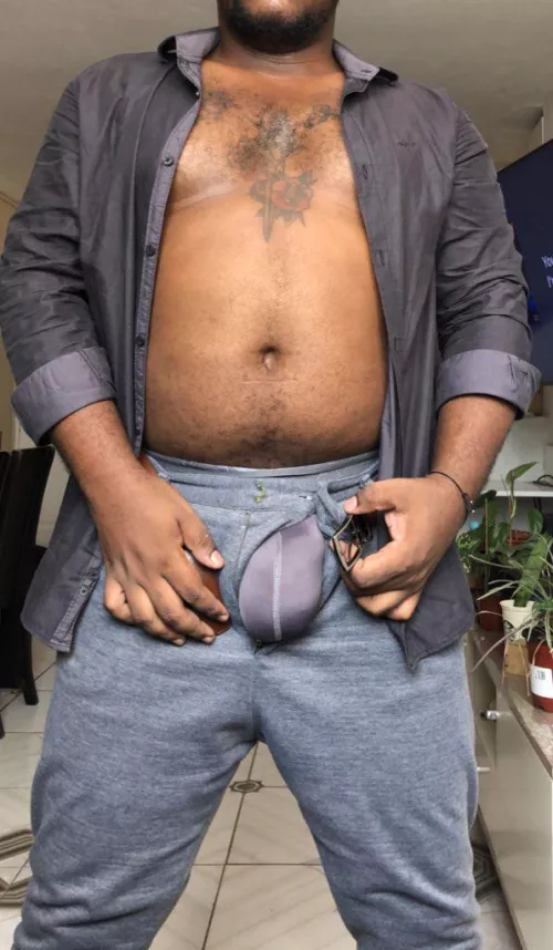 I got home, I needed to get my bulge out by itslian96