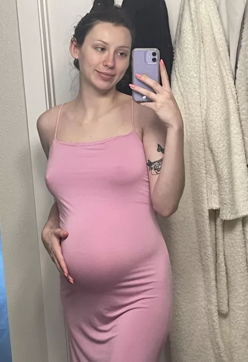 I love how this dress fits on my bump by magisomethin