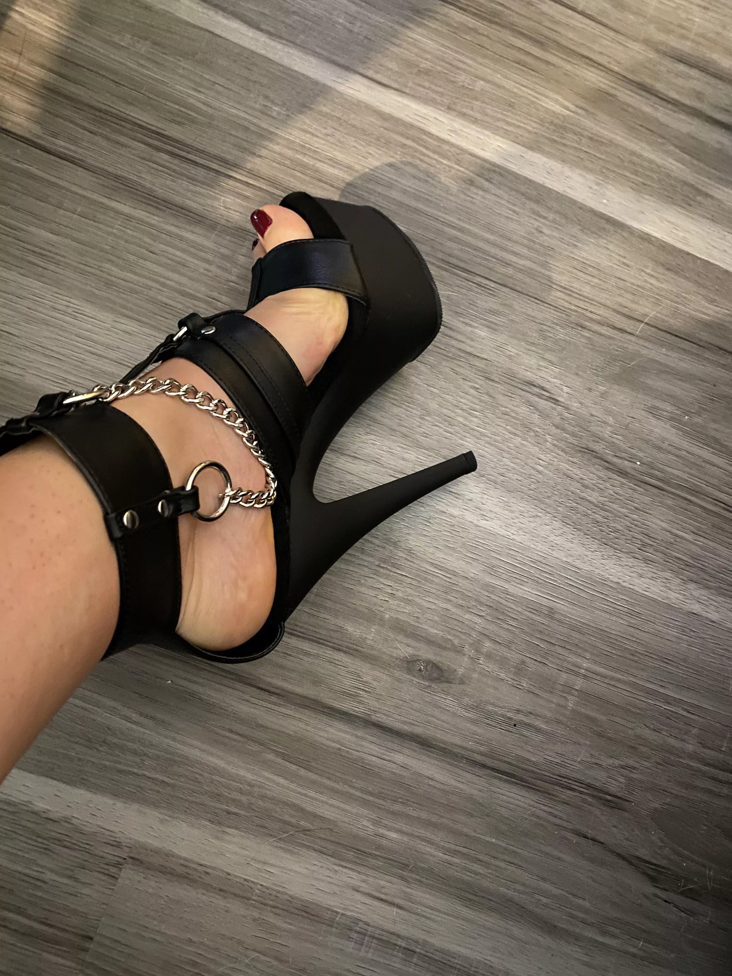 I should wear these more often. posted by prettylatinfeet4