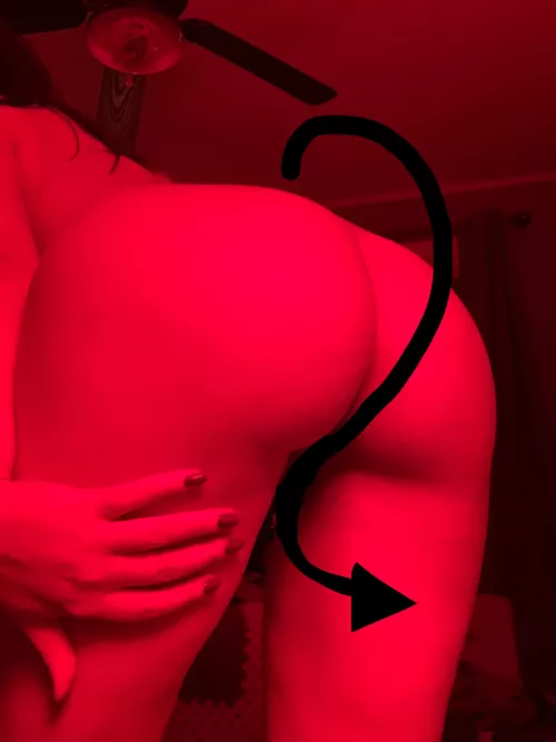 If you guess the right color of my nails I’ll send you this uncensored 😘 by lilcupofteaandcake