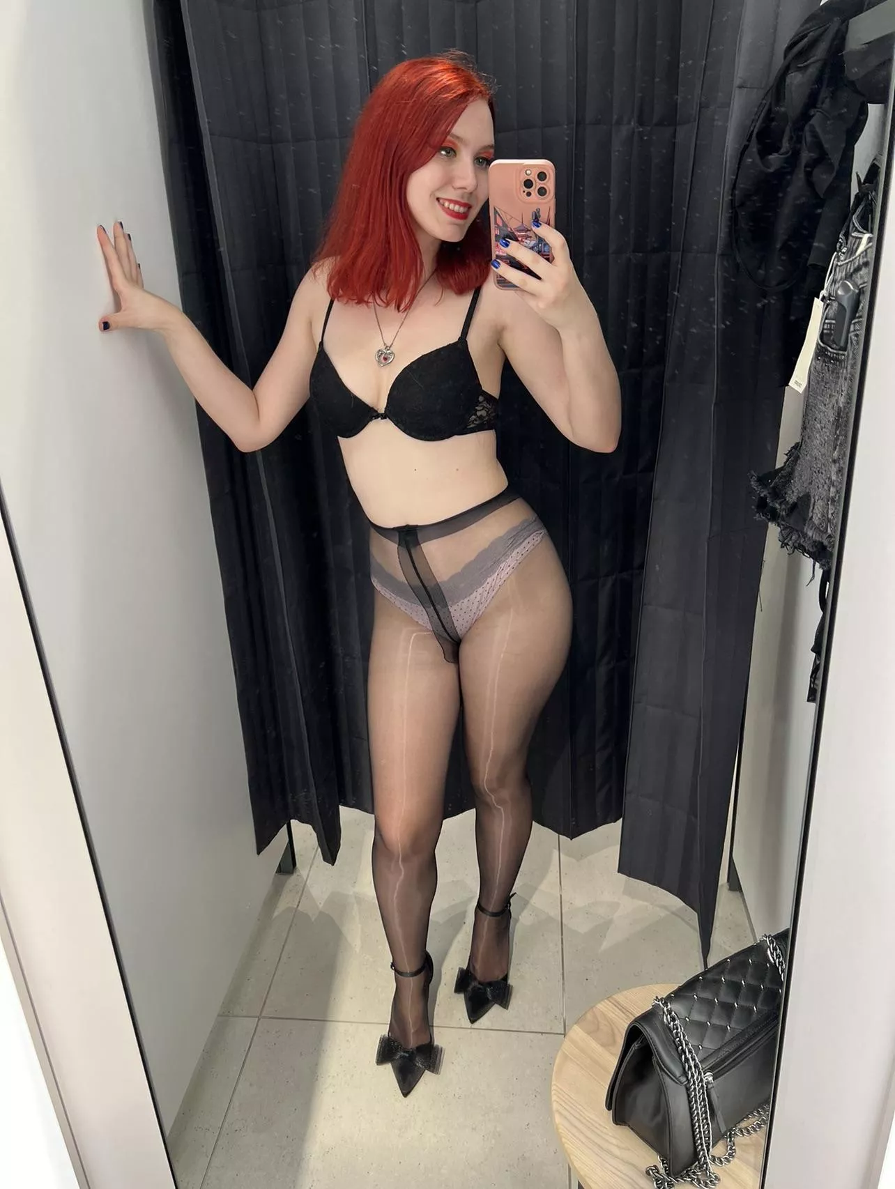 It’s so hot.. I had to take my dress off 🫢 posted by ichigo_emaa