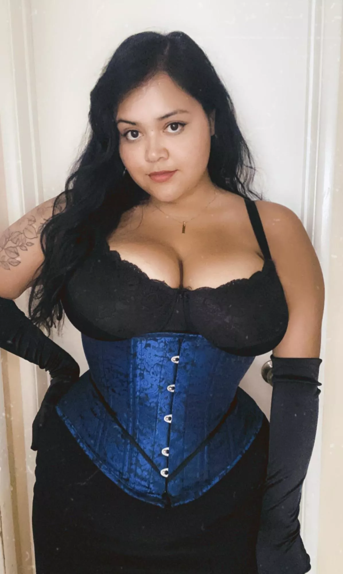 Sharing some of my corset modeling work with you posted by Waistingmytimeaway_