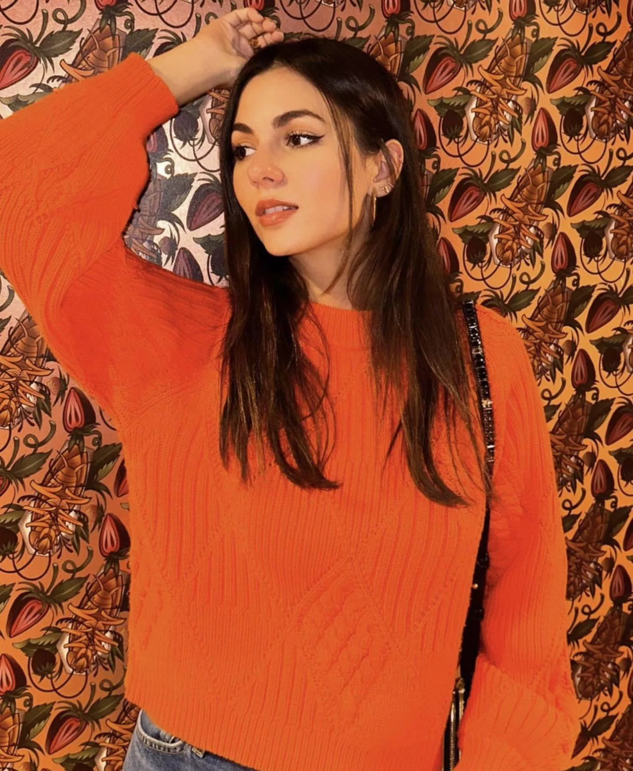 Victoria Justice posted by wakkaffx2