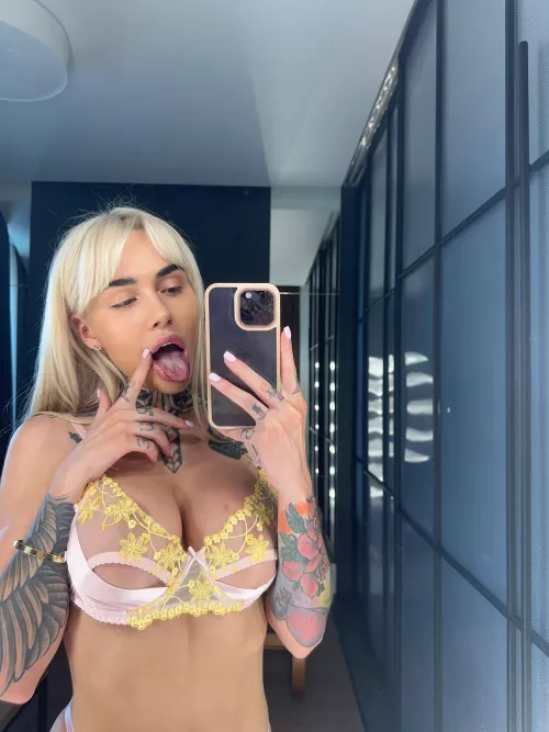 Want to have some fun with me? by baby_mia96