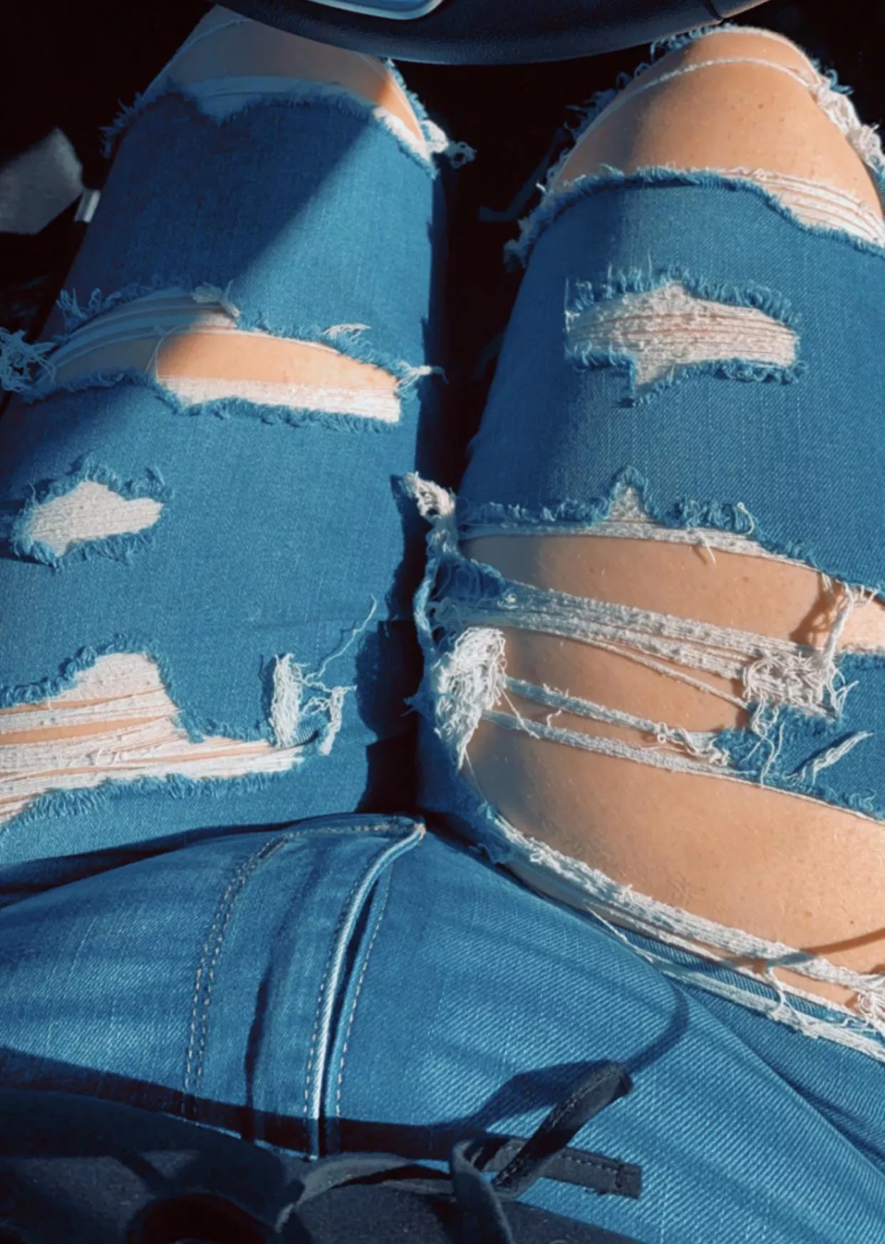 Who likes thick thighs in tight jeans? 😏😜 posted by BrittanyCollins99