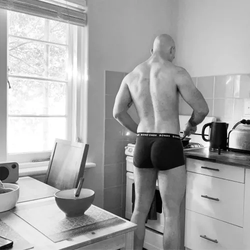 Who wants breakfast? by Jamesonesc