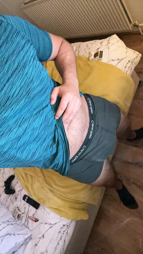 25 straight dom uk looking for filthy / kinky subs and slaves for fun now! Send age to jaydom25 by Scallydomuk