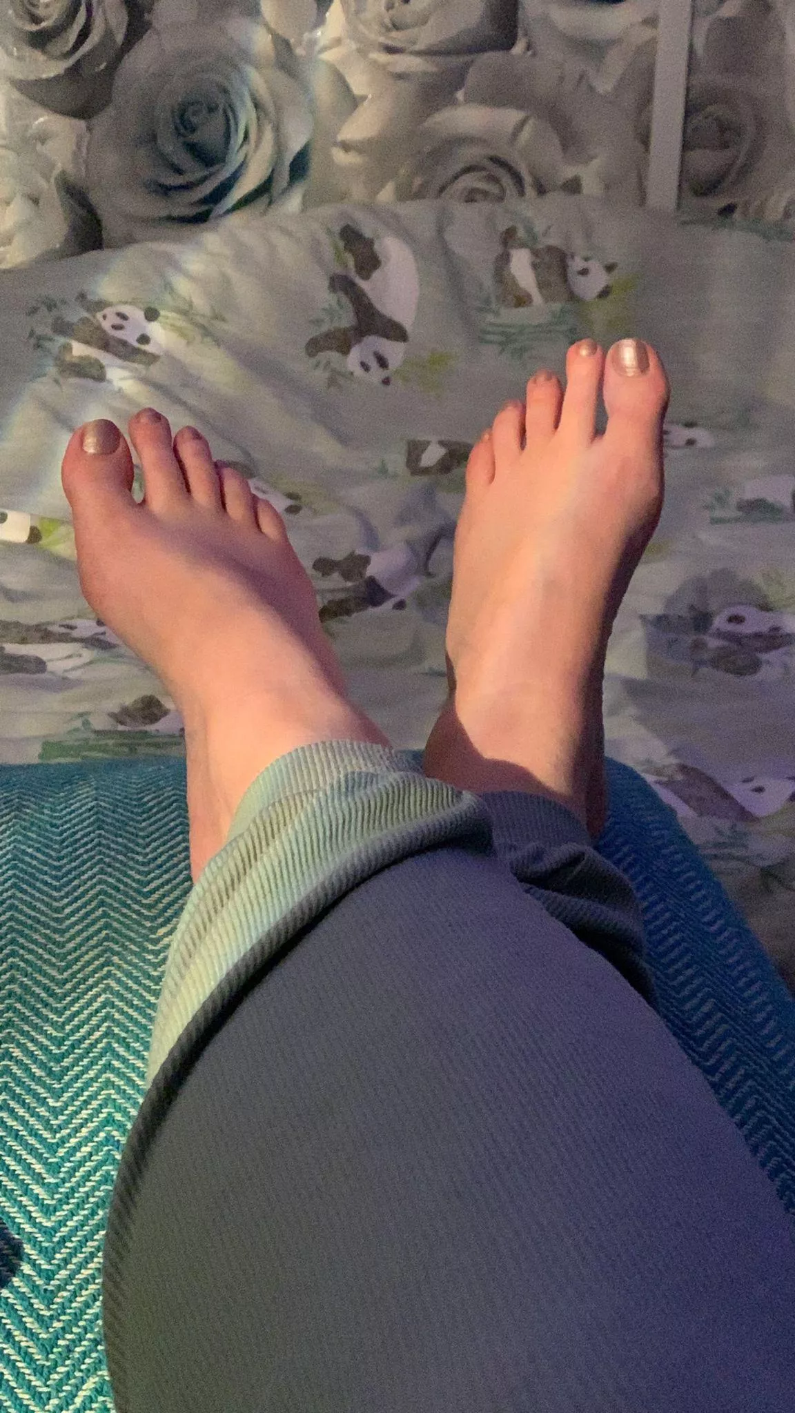 44fuk feet oc posted by forbiddenZoe