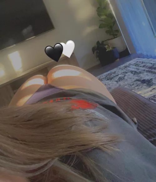 Butt 🍑😋🖤 by GamerAngel69