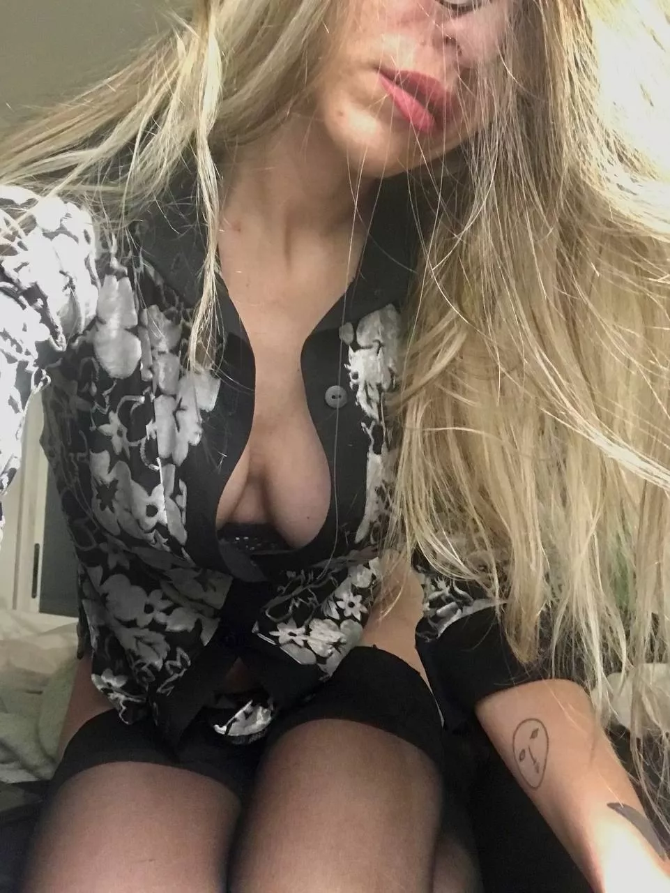 come to spy :) posted by DebyBabalon