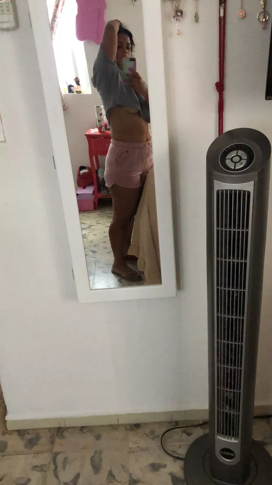 Do you like my sideboob? posted by ZizouBenzema