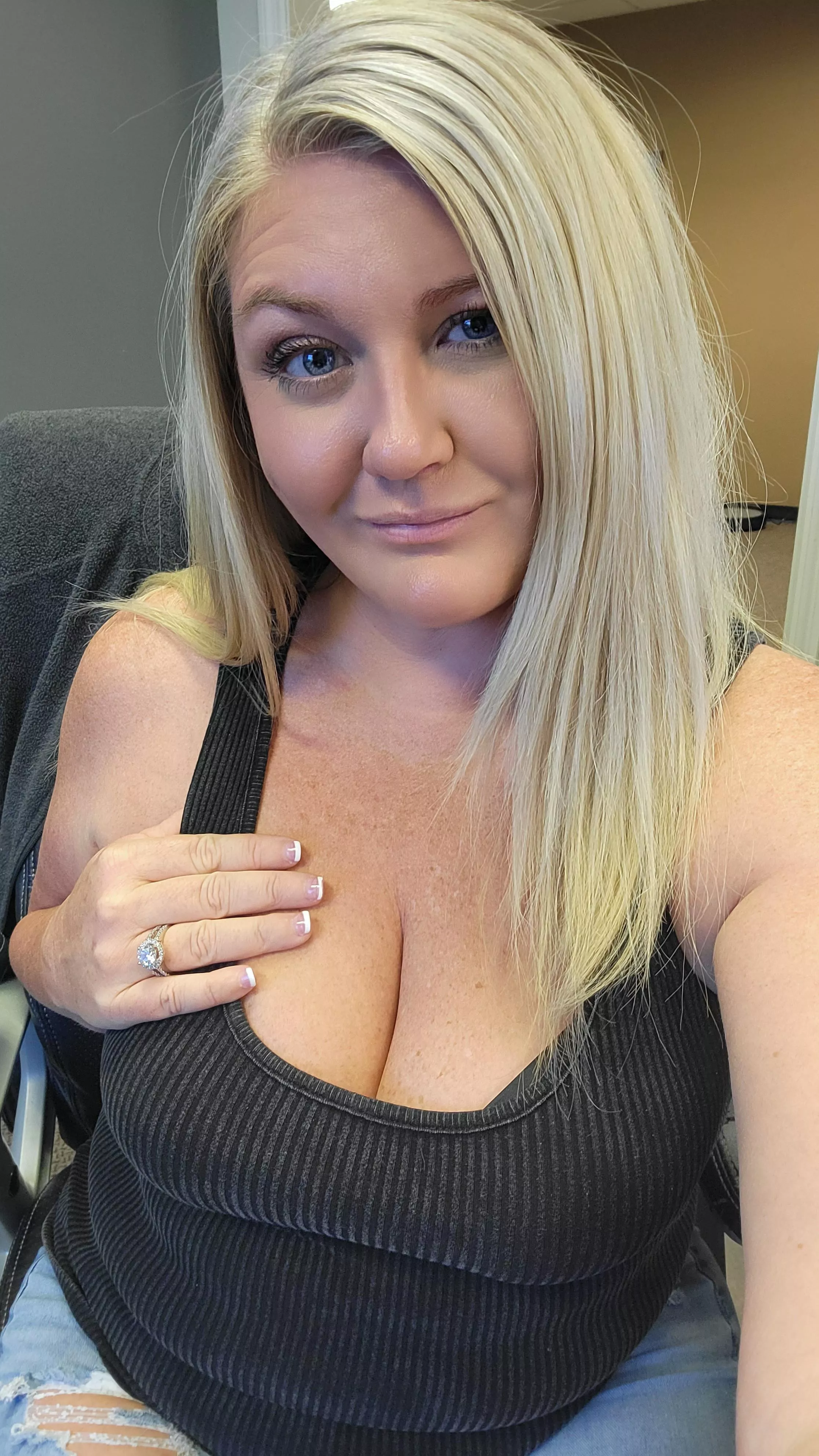 I don't mind sending you nudes posted by Maddie_Lynn_69