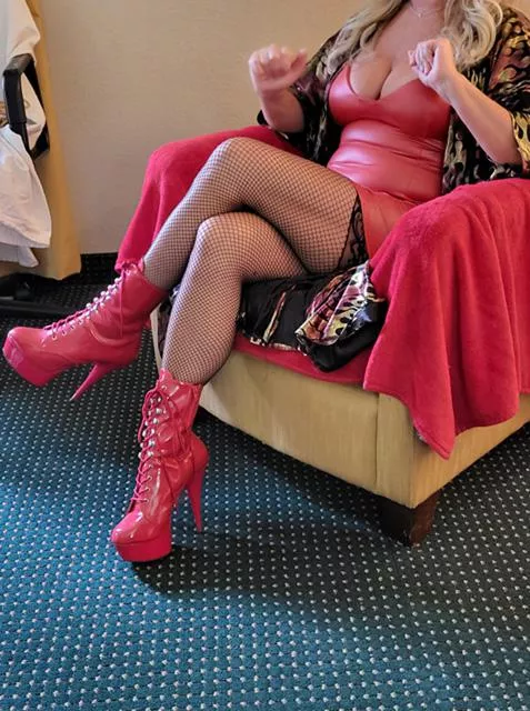 If my coworkers could see me now posted by wyckedjasmine