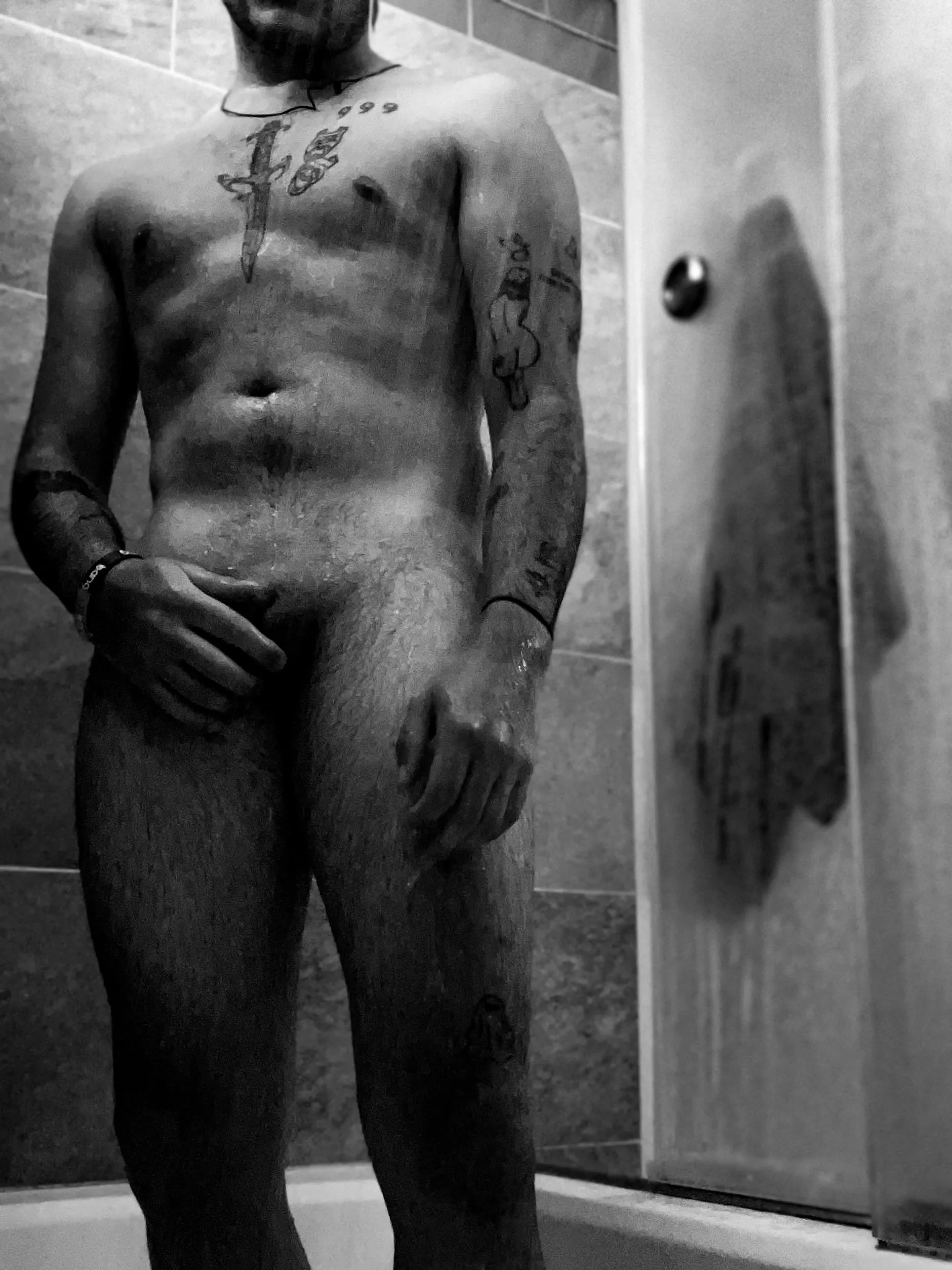 I’m so lonely in here by myself 🥺 posted by appleheadphones1