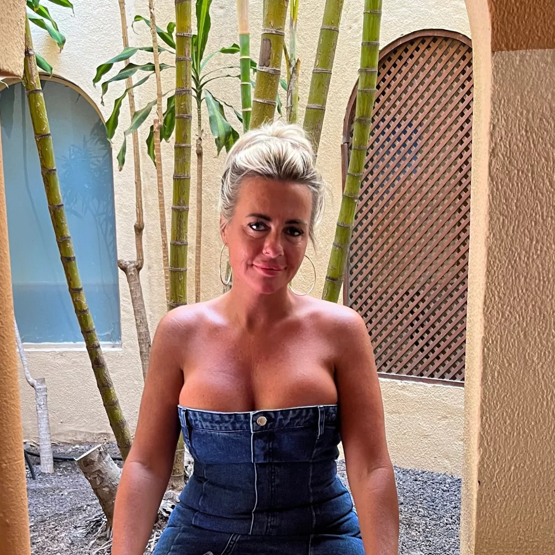 Just cleaned up after a sweat, can you pull my hair and drive it in me pleaseeee 😩 posted by ScaryEntertainer5