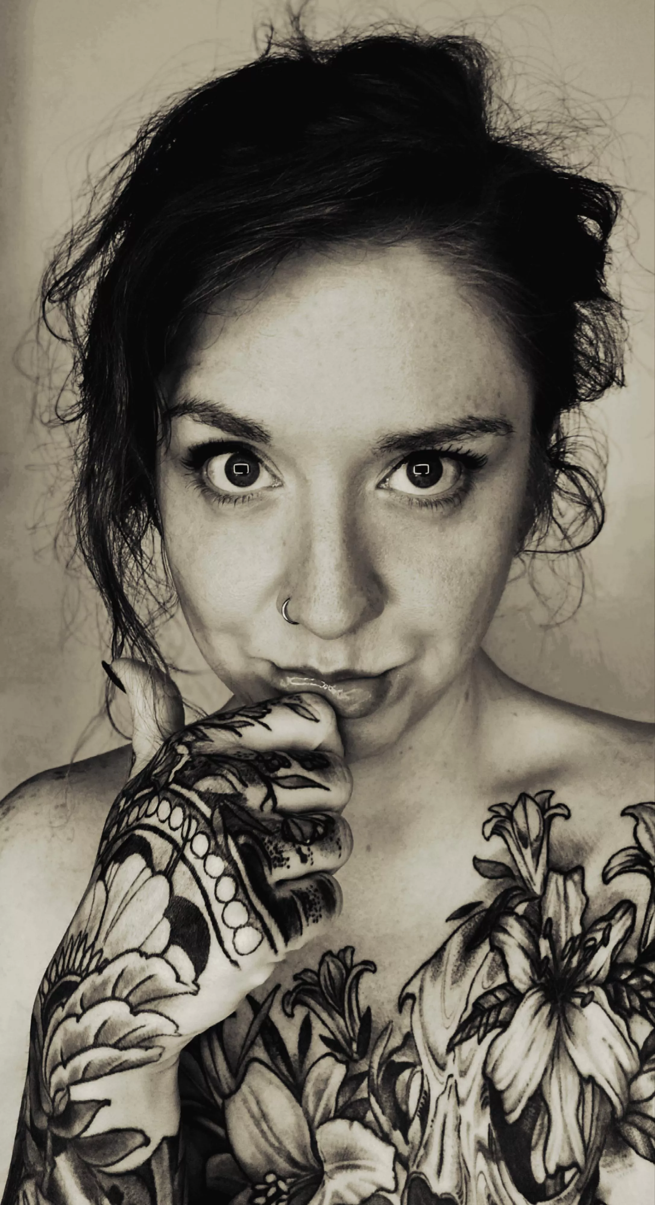 Latina x German 🇨🇷 💋 🇩🇪 posted by Glass_Tense