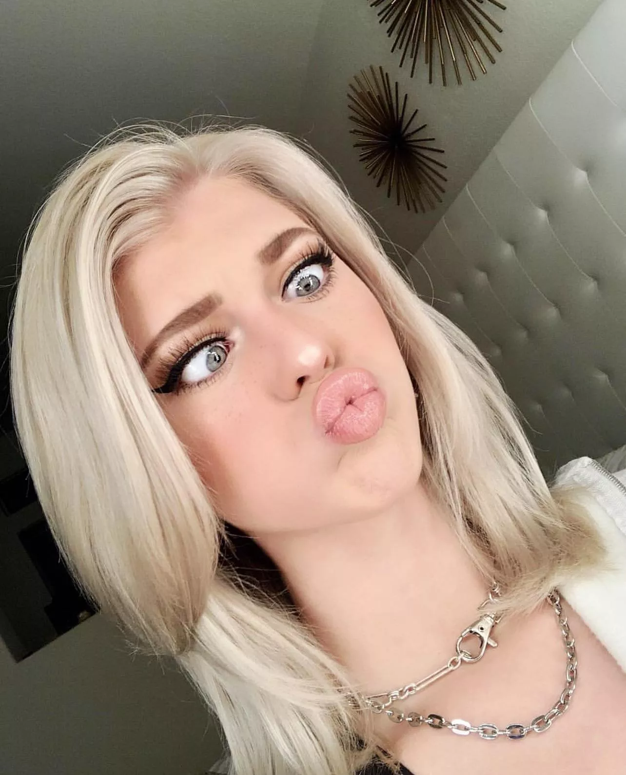 Loren posted by lonelyalbuq