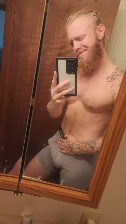 [M] Any takers for an after workout shower? by Mason_albino