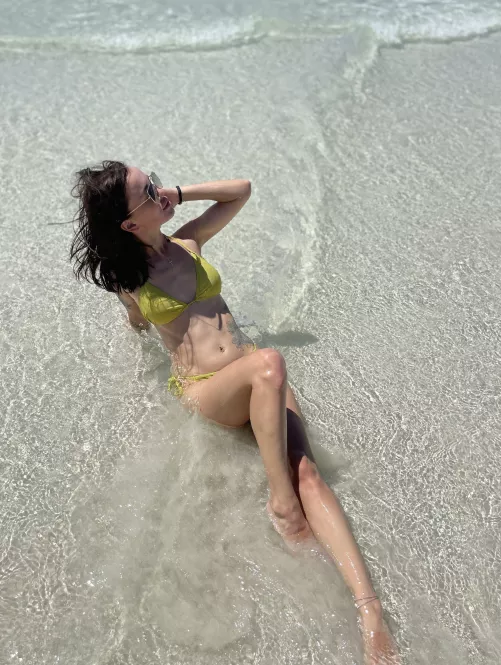 my vulgar thoughts do not let me calm down even on vacation by aboutclarify