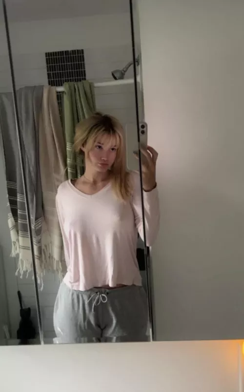 No bra club by Queenbee0_