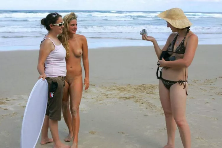 Posing with a Nude Girl by Grillandia