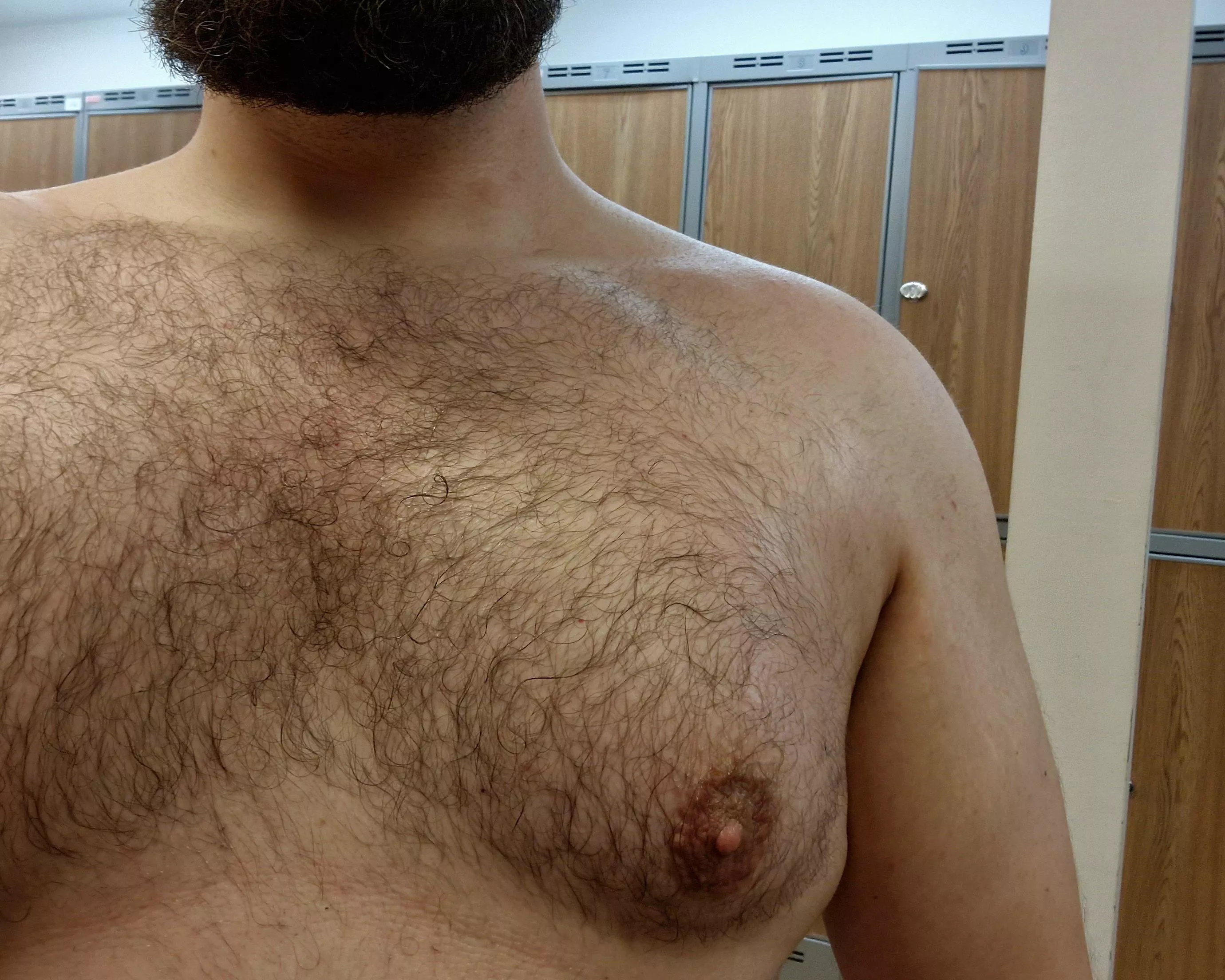 post lifting sweaty, pre shower smelly 🐻 posted by xmaexmanx