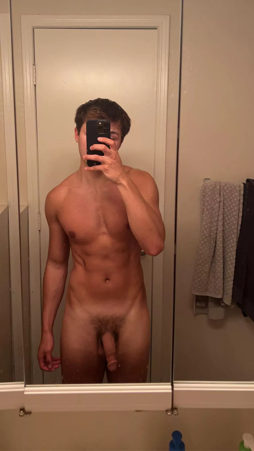 Twink with abs? posted by kscollegetwink