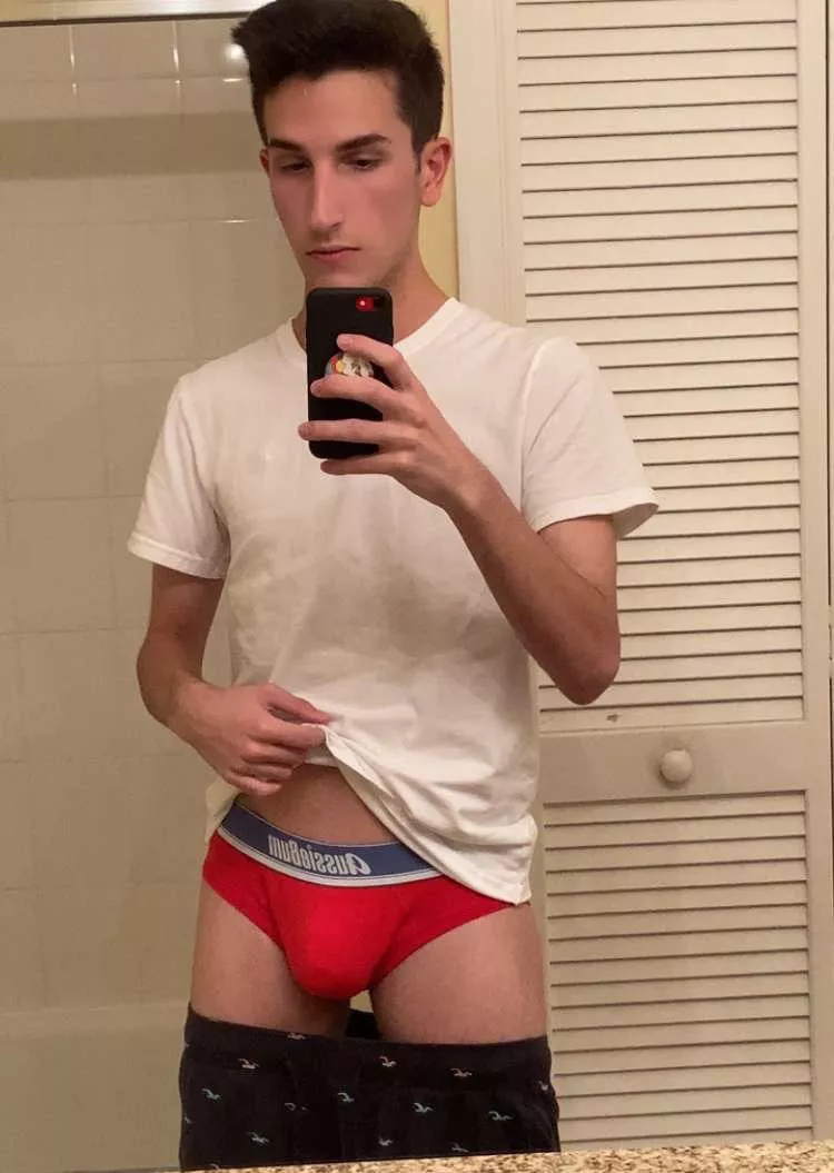 What would you do if you caught me in my undies? 😅 posted by Vixenator4