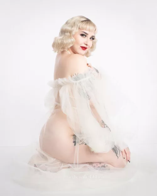 Would you catch me when I fall from heaven? by theisabellabloom