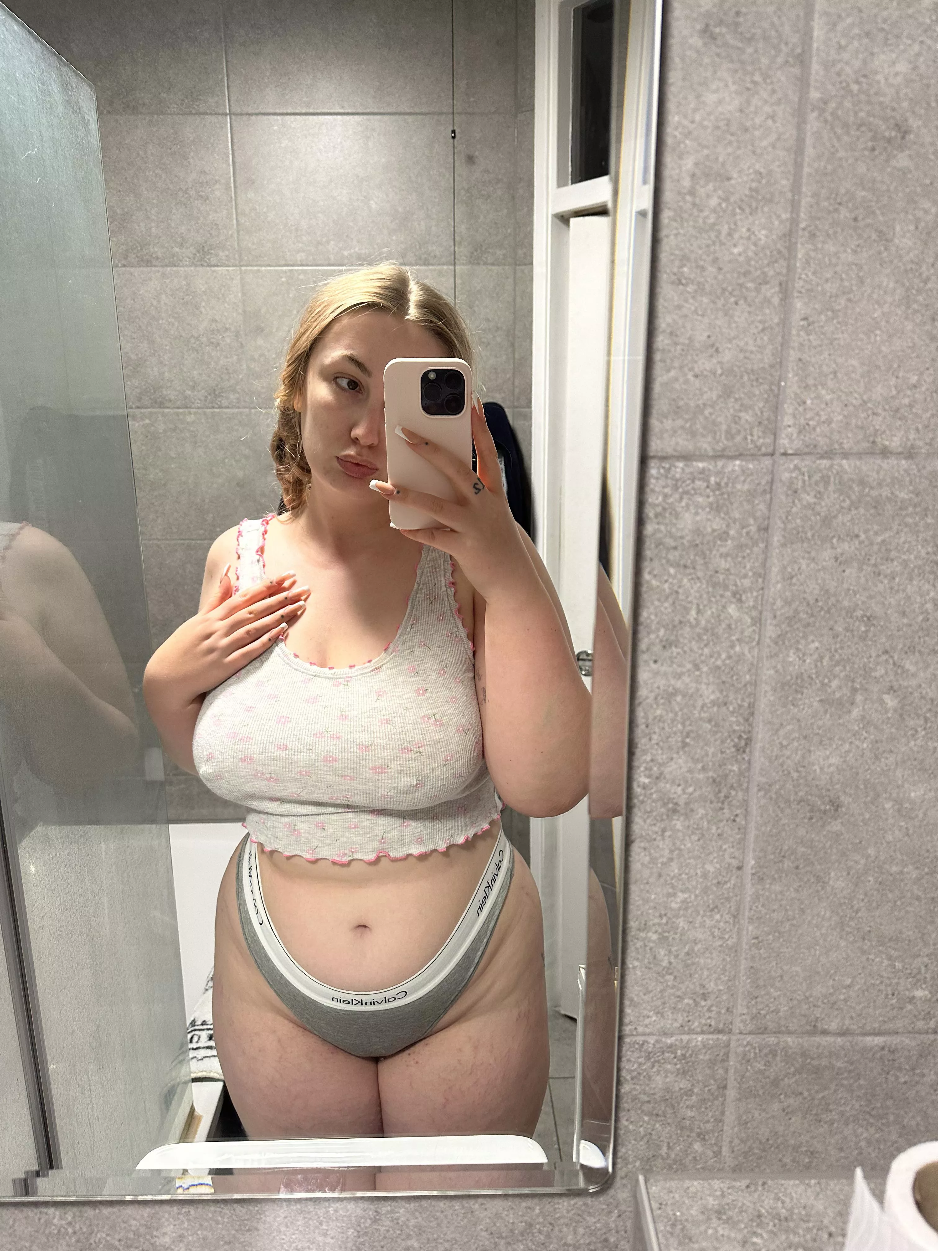 25 and chubby, would you pull out? posted by rubythestallion