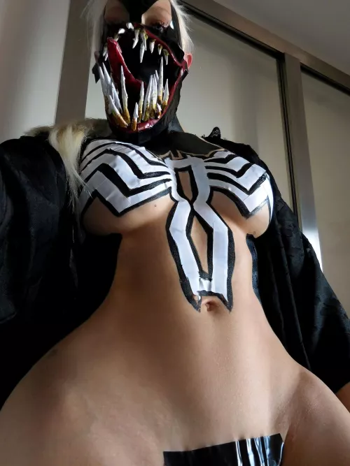 A different Venom design with a full 3D mask by Hailey Harber by tweetieepie