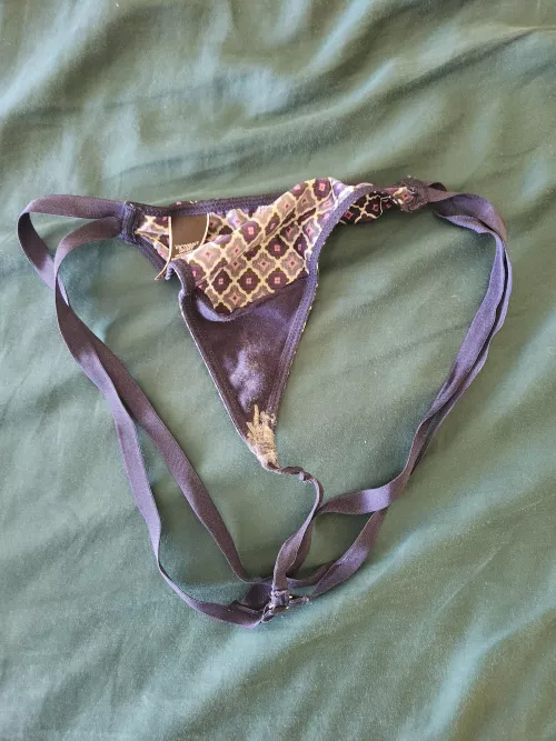 A little juicy 😏 by Veestails