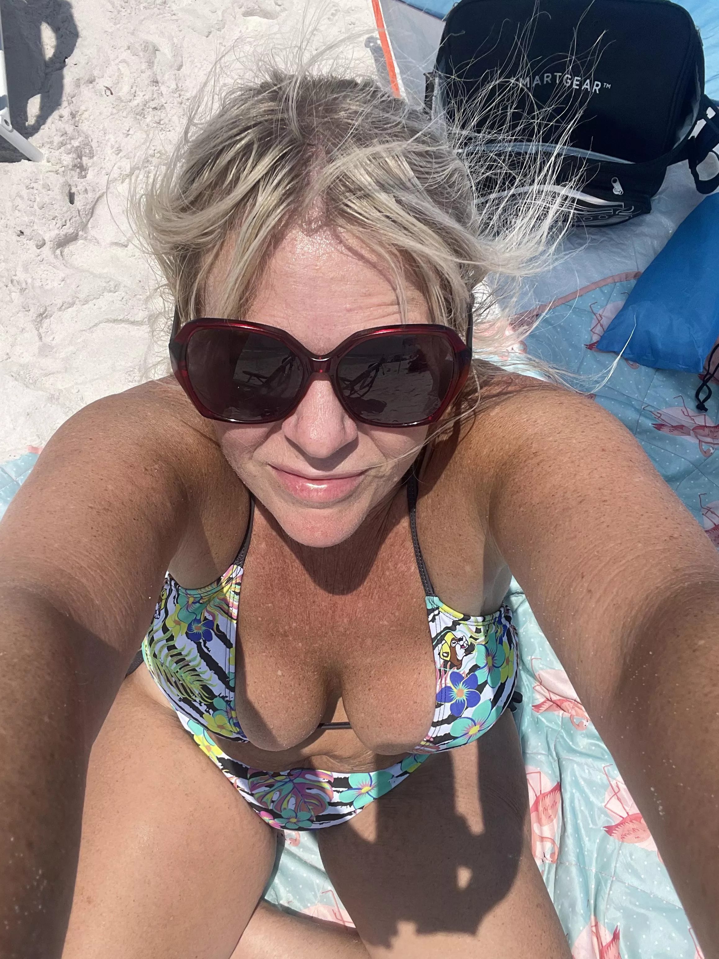 Beach day! Oh fun fun in the sun posted by blissrain_