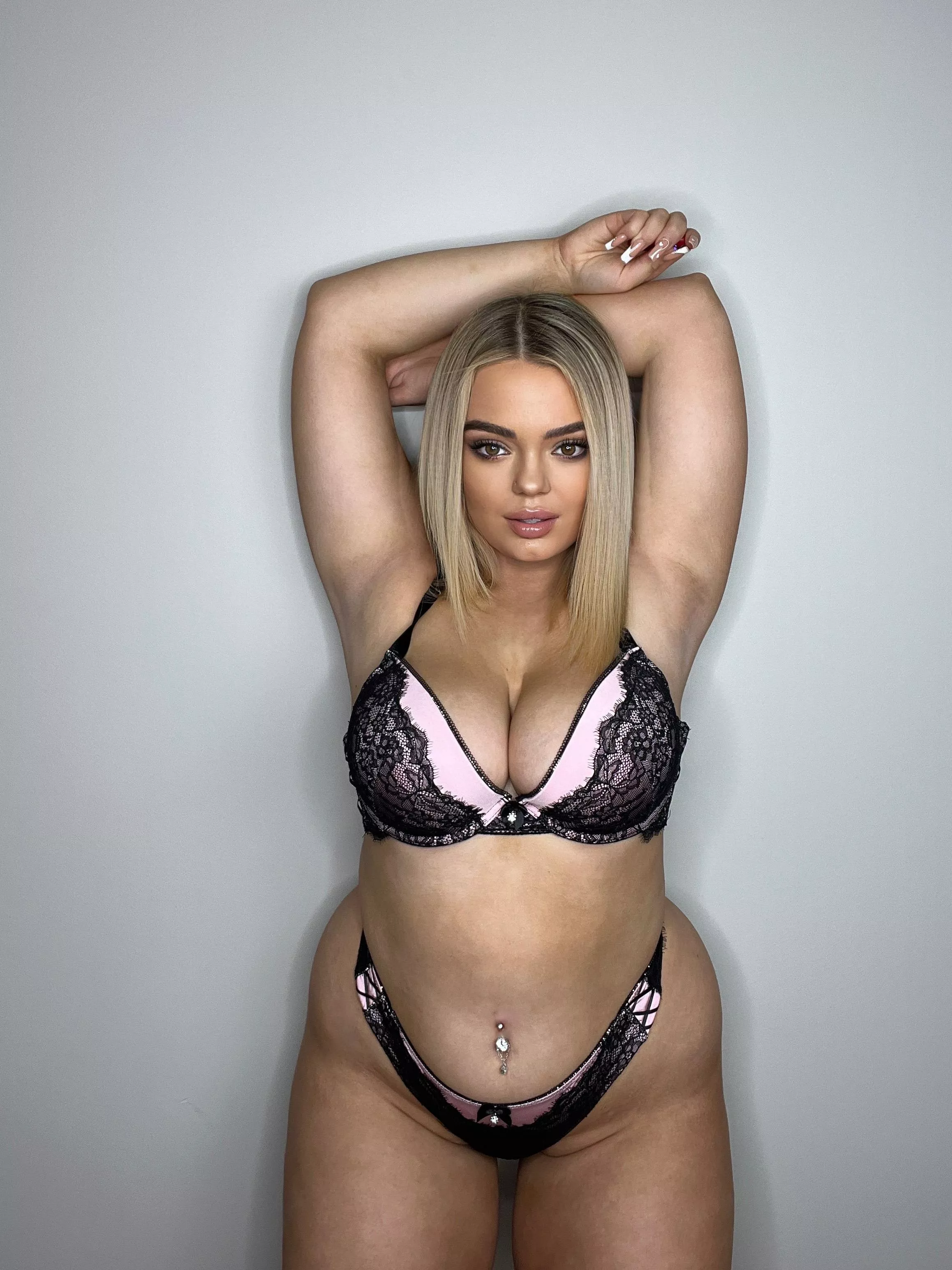 blonde teen in front of you ;) posted by LydaSteed