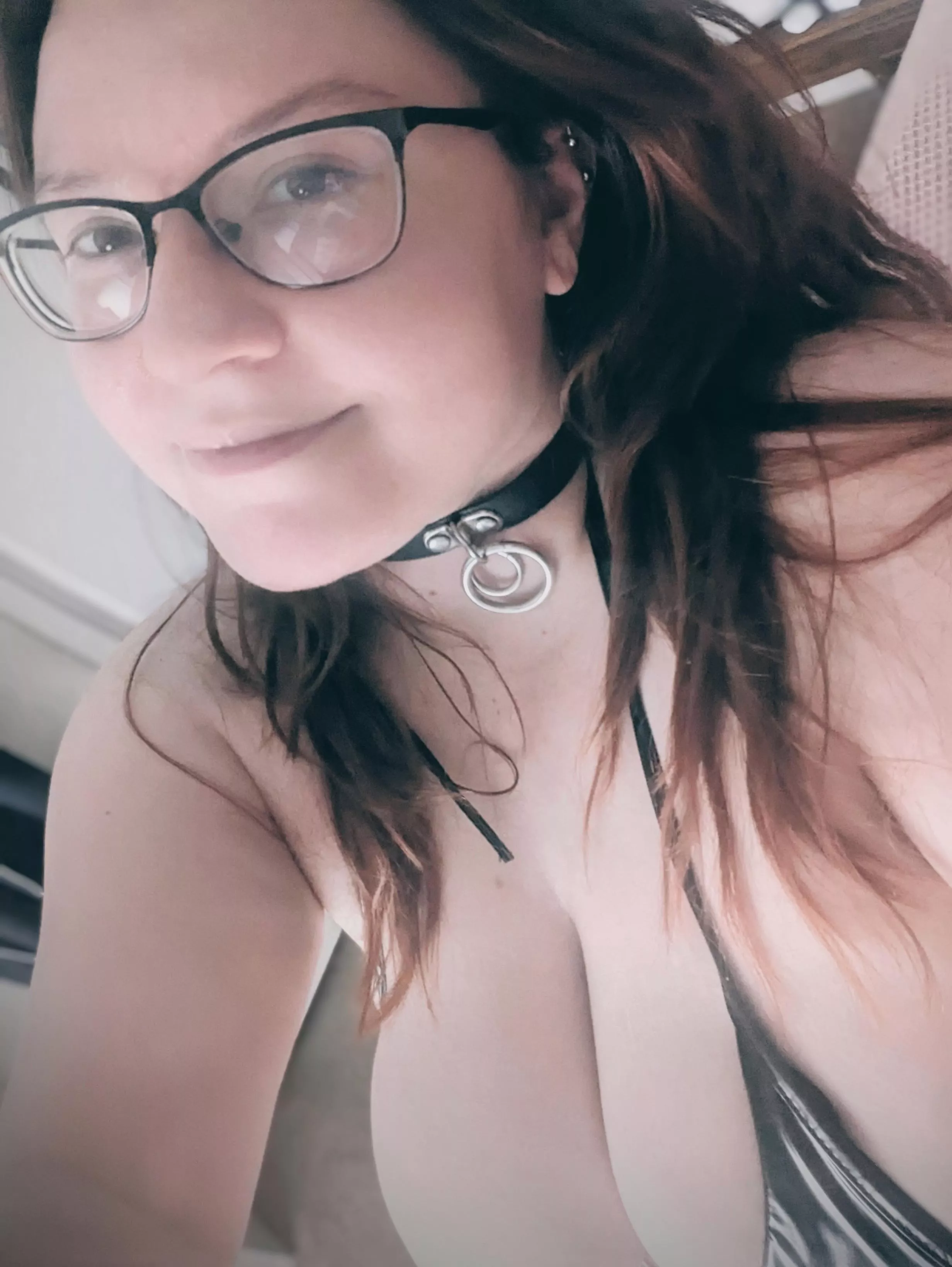 Collars & cleavage 😌🖤 posted by ch3rryyflav0ured