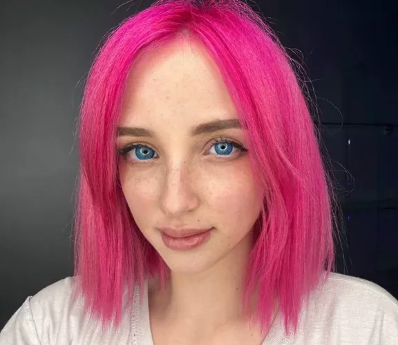 Does pink look good?xdd by AyliasTheCoder