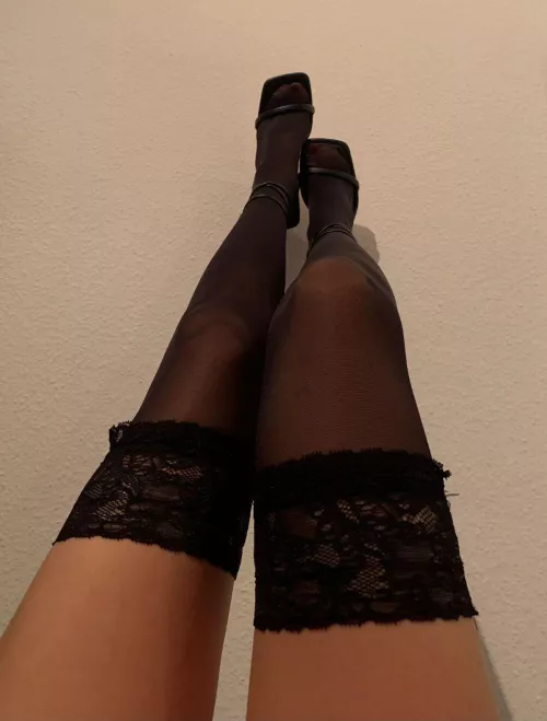 Explore every inch, starting with my heels 😈 by Lauraaalove