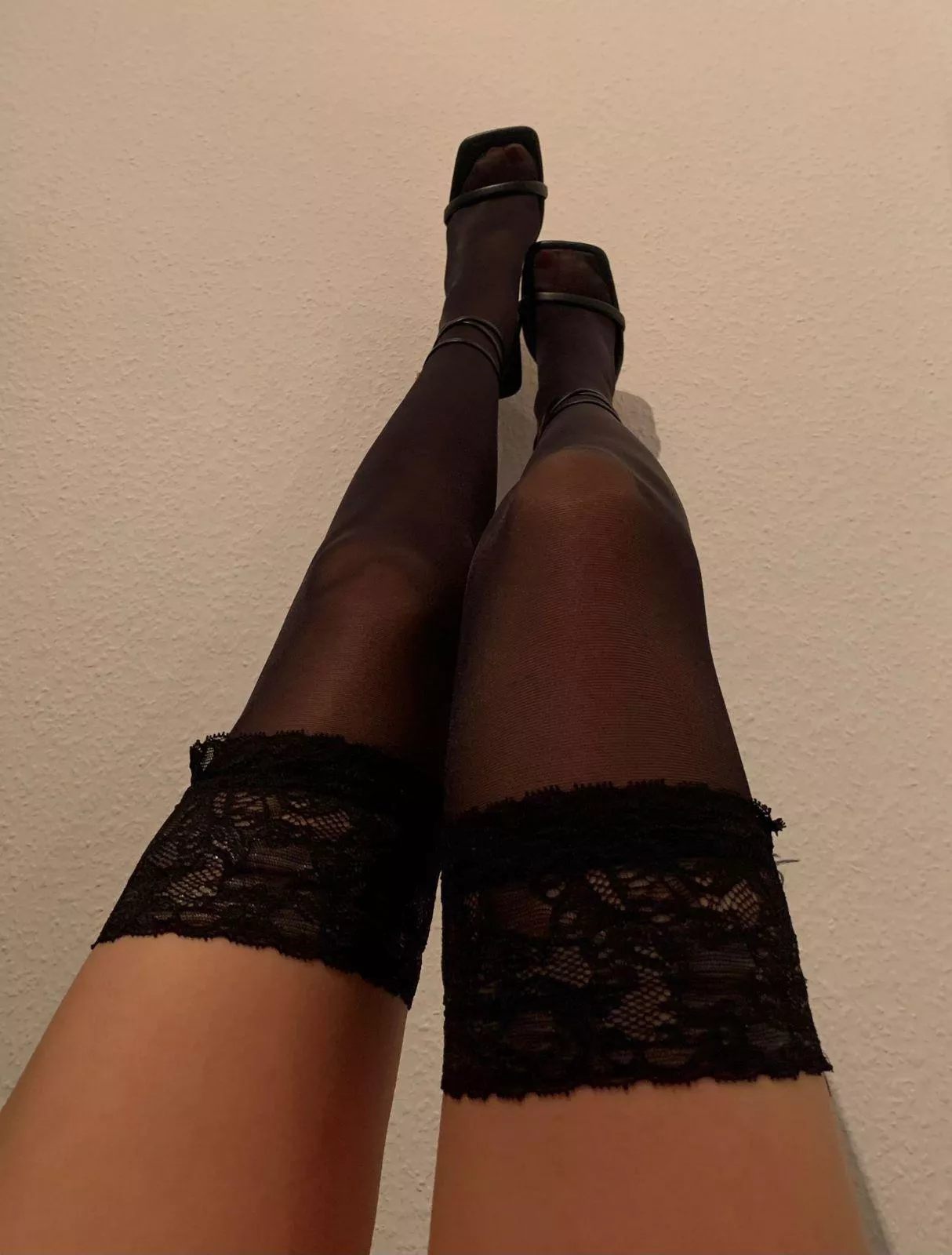 Explore every inch, starting with my heels 😈 posted by Lauraaalove