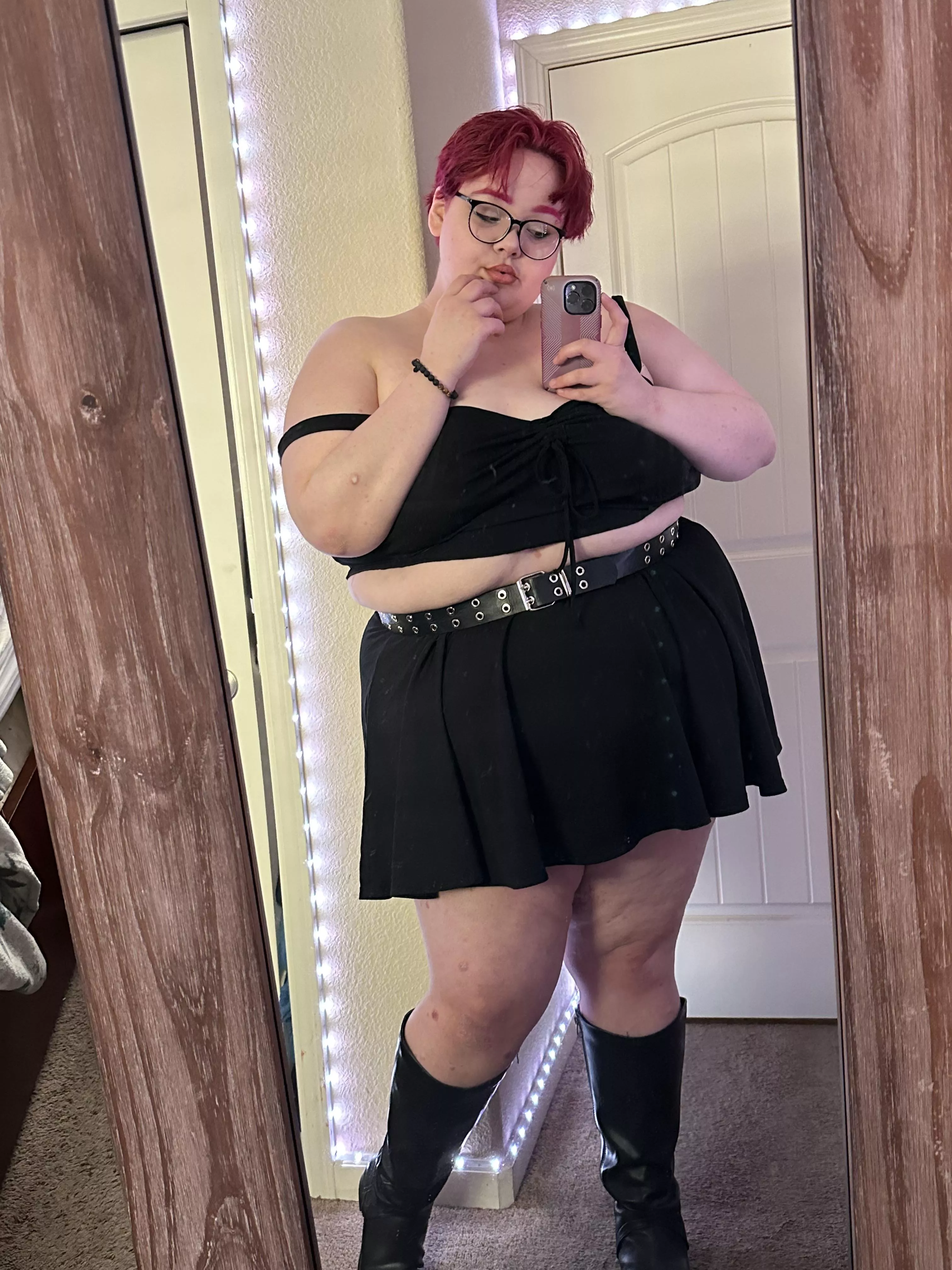 hiiiii i’ve never posted here before posted by softestfattie