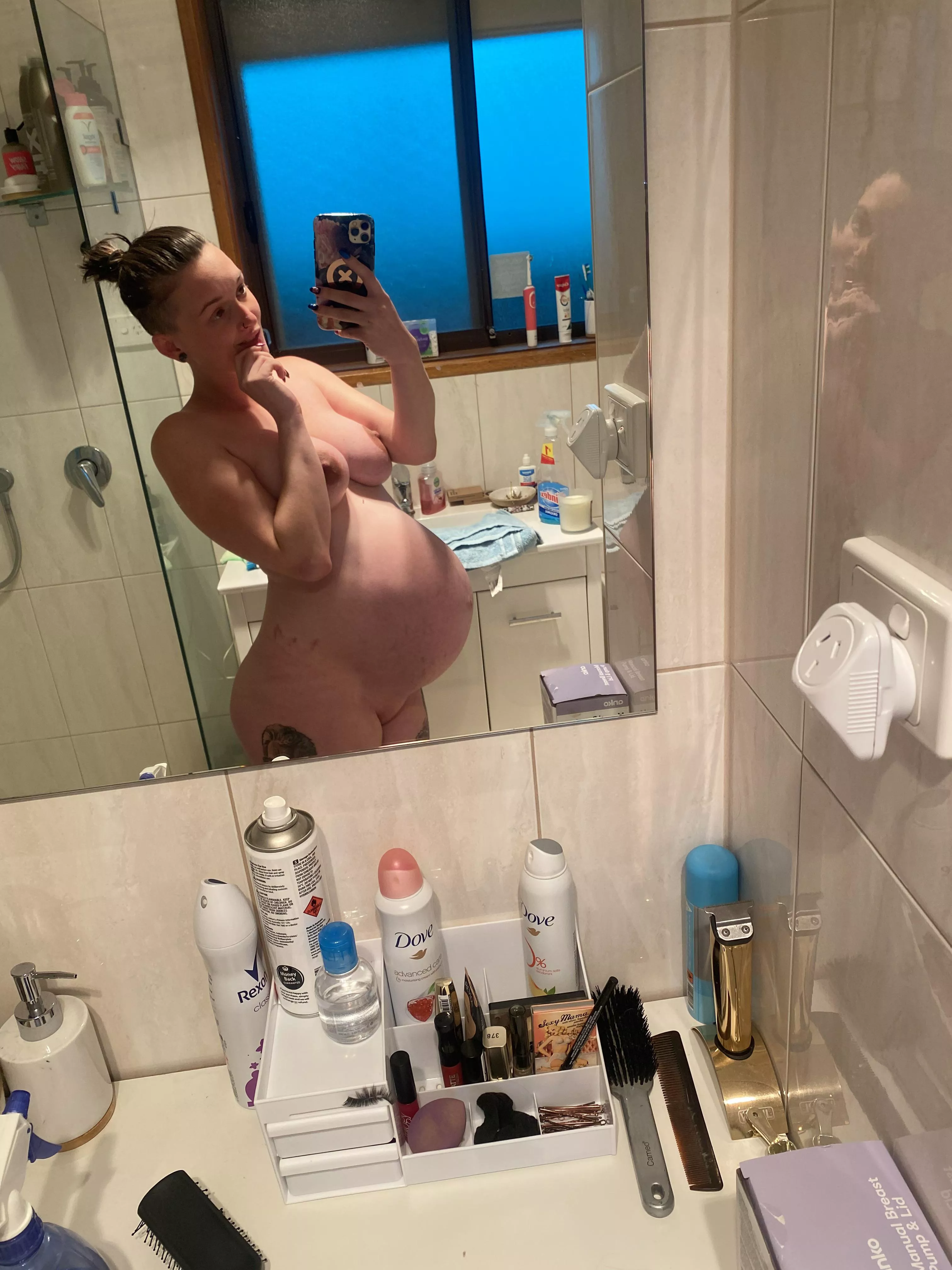 I miss my pregnant belly so much 😢 posted by x_daddymademe_x