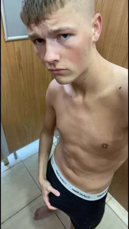 Looking for lads any age to chat/roleplay about tradies/scally/chav boys. Down for lots of kinks and would love to wank over it and rp. Session below or reddit chat. 0573b1d97f3b035fc7a38e721d8c6f39057f6abc0a924ce50081dc6bca37409302 by Expensive-Anxiety-24