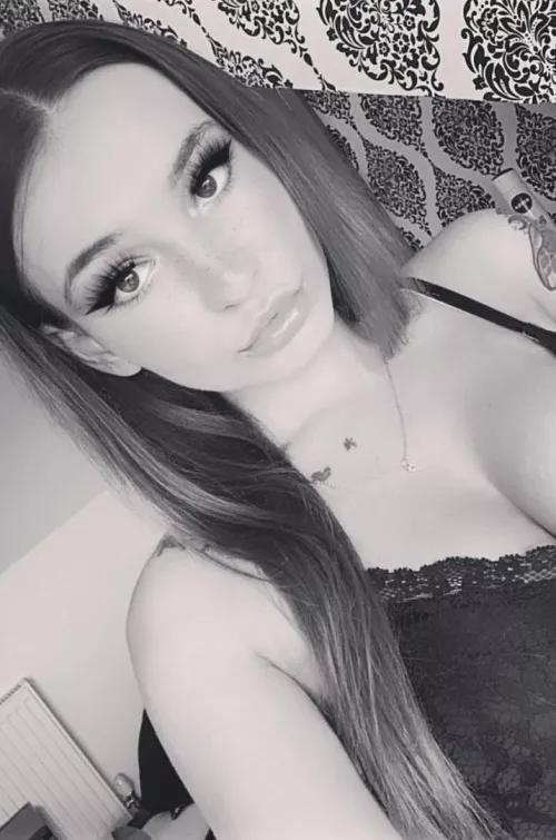 Mommy dom looking for a male sub who is open to exploring, being dominated in a sensual motherly way by nateread1