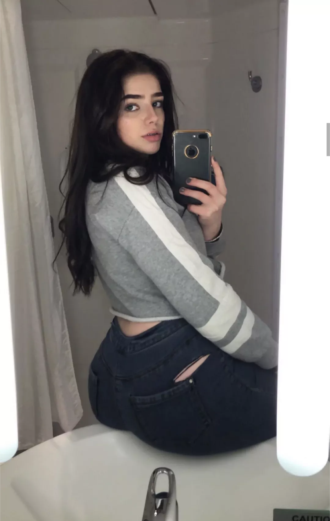 Name? I've tried reverse image sear but I came up with nothing posted by Imaginary_Leopard_1