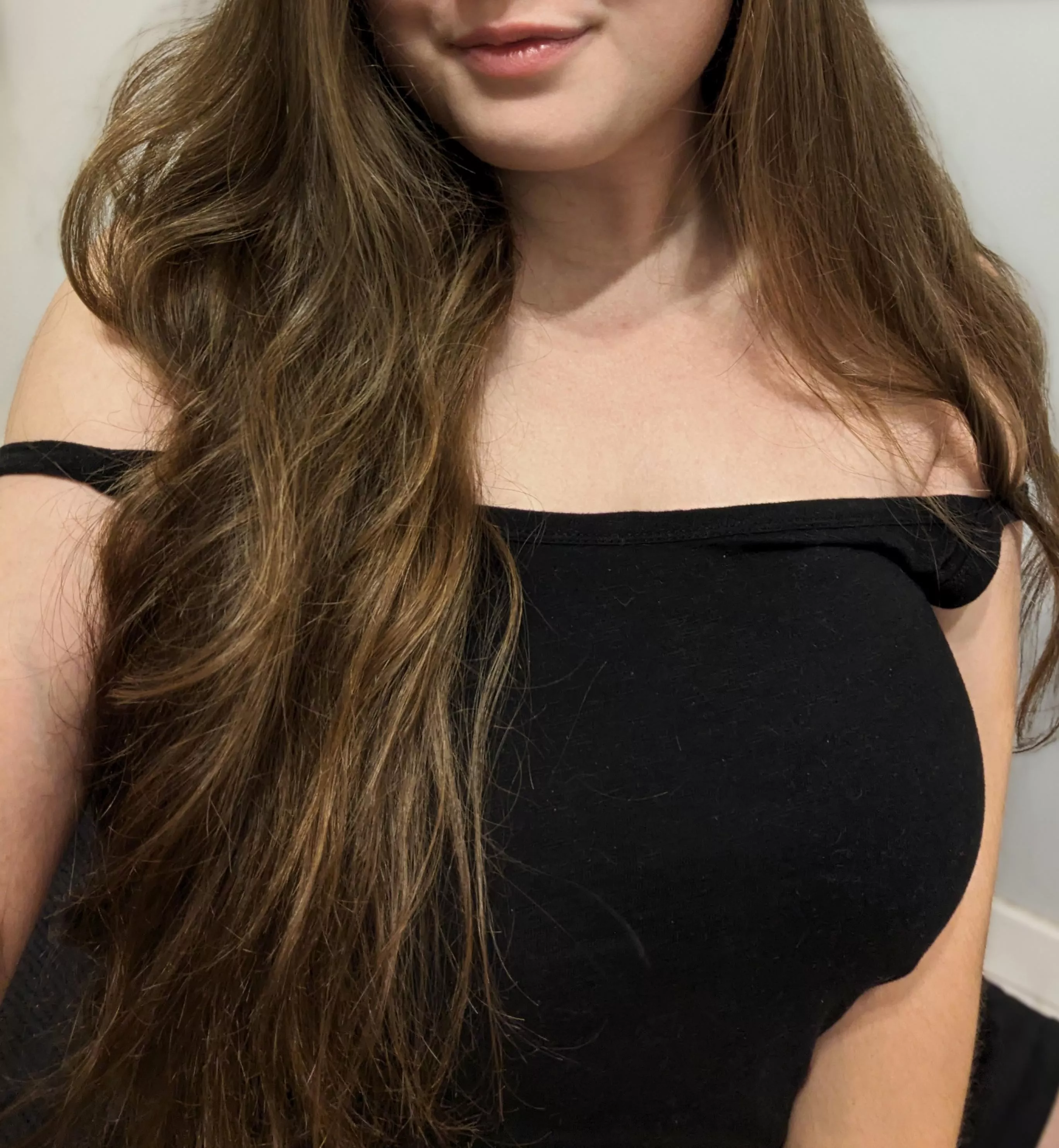 of(f) the shoulder LBD 😘 posted by elleleebelle